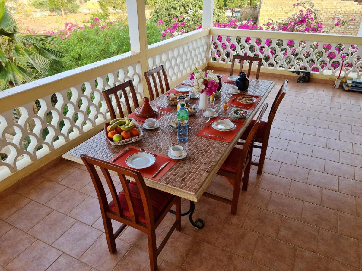 Le Souimanga Bleu Saly Bed & Breakfast Exterior photo