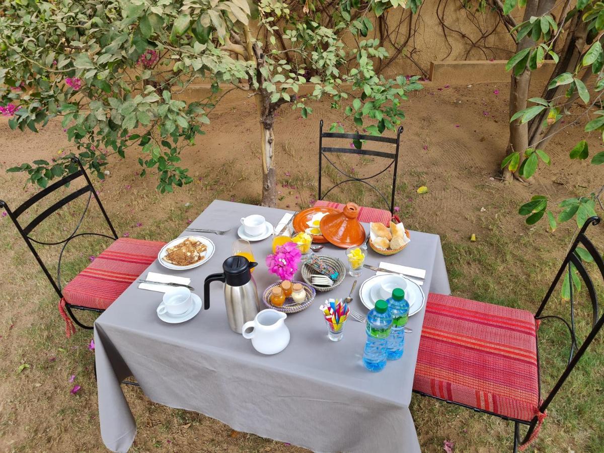 Le Souimanga Bleu Saly Bed & Breakfast Exterior photo