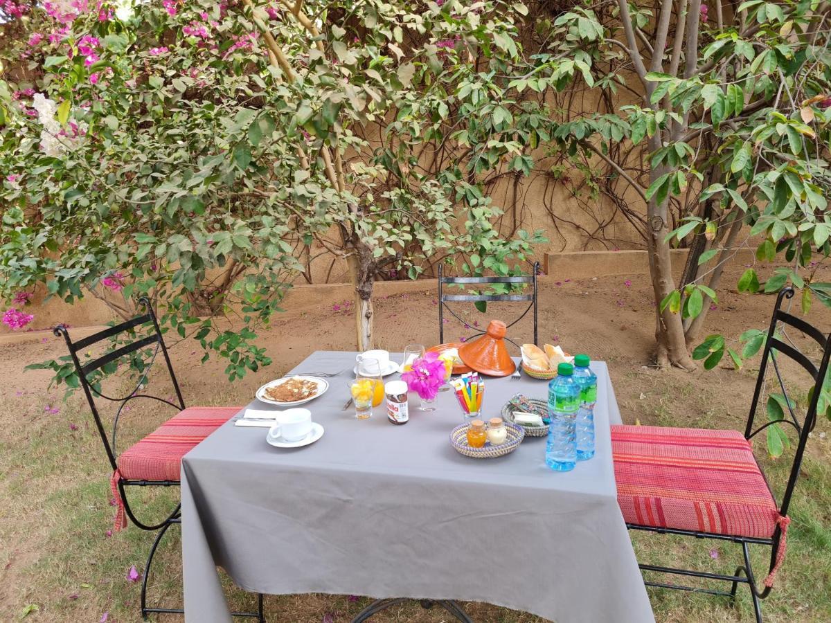 Le Souimanga Bleu Saly Bed & Breakfast Exterior photo