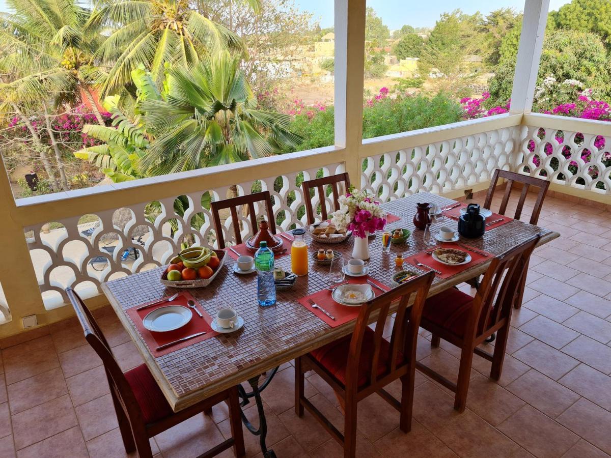 Le Souimanga Bleu Saly Bed & Breakfast Exterior photo